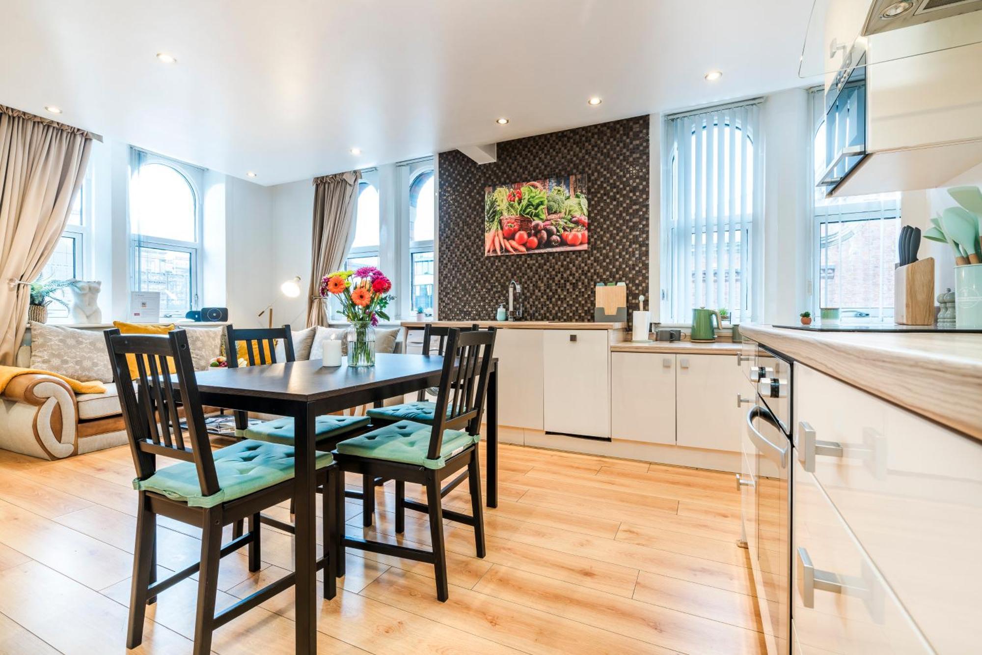 ליברפול Cavern Quarters, Beautiful Two Bedroom City Centre Apartment By Garudy Serviced Apartments And Short Lets - Perfect For Longer Stays מראה חיצוני תמונה