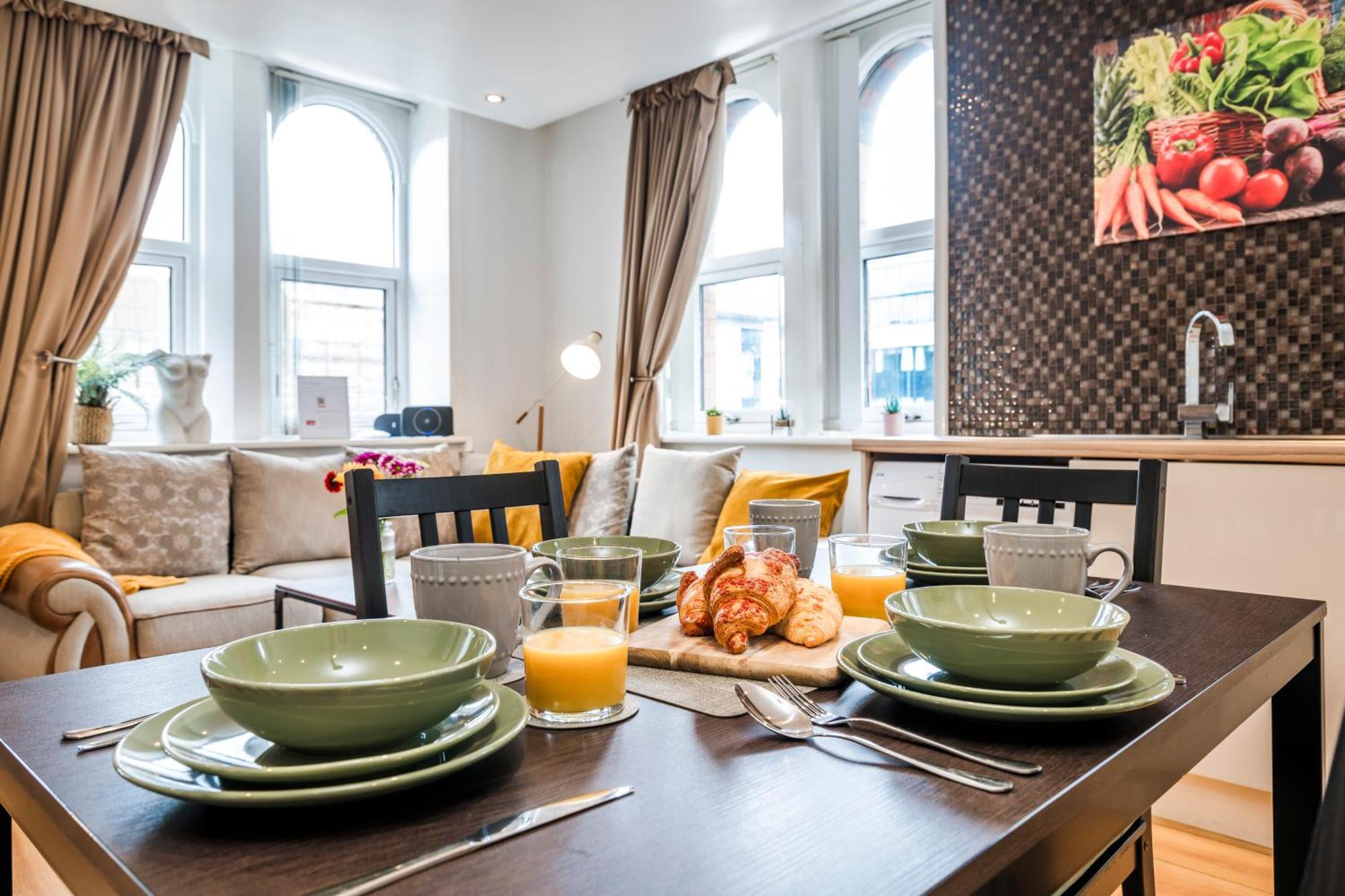 ליברפול Cavern Quarters, Beautiful Two Bedroom City Centre Apartment By Garudy Serviced Apartments And Short Lets - Perfect For Longer Stays מראה חיצוני תמונה