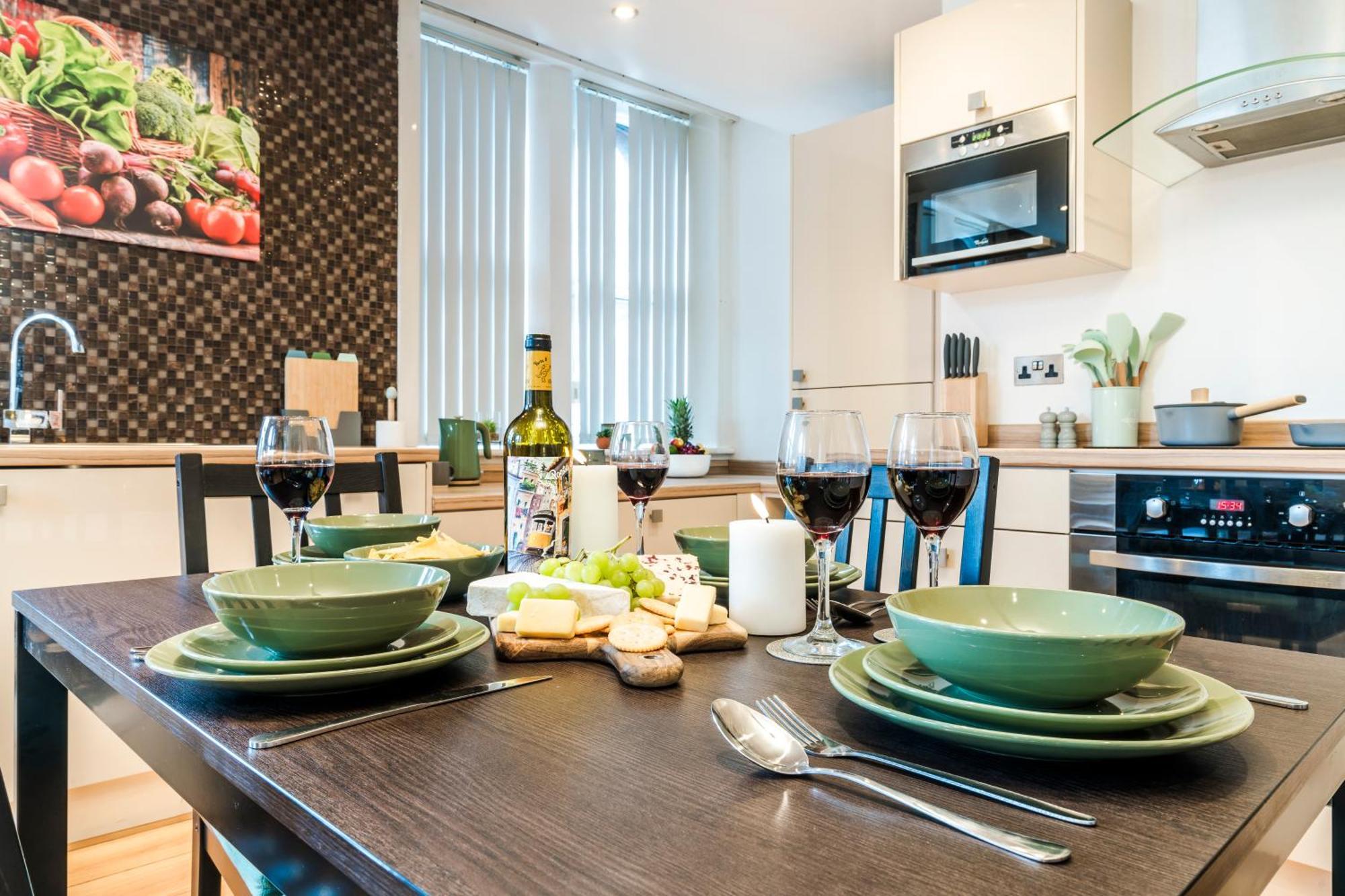 ליברפול Cavern Quarters, Beautiful Two Bedroom City Centre Apartment By Garudy Serviced Apartments And Short Lets - Perfect For Longer Stays מראה חיצוני תמונה