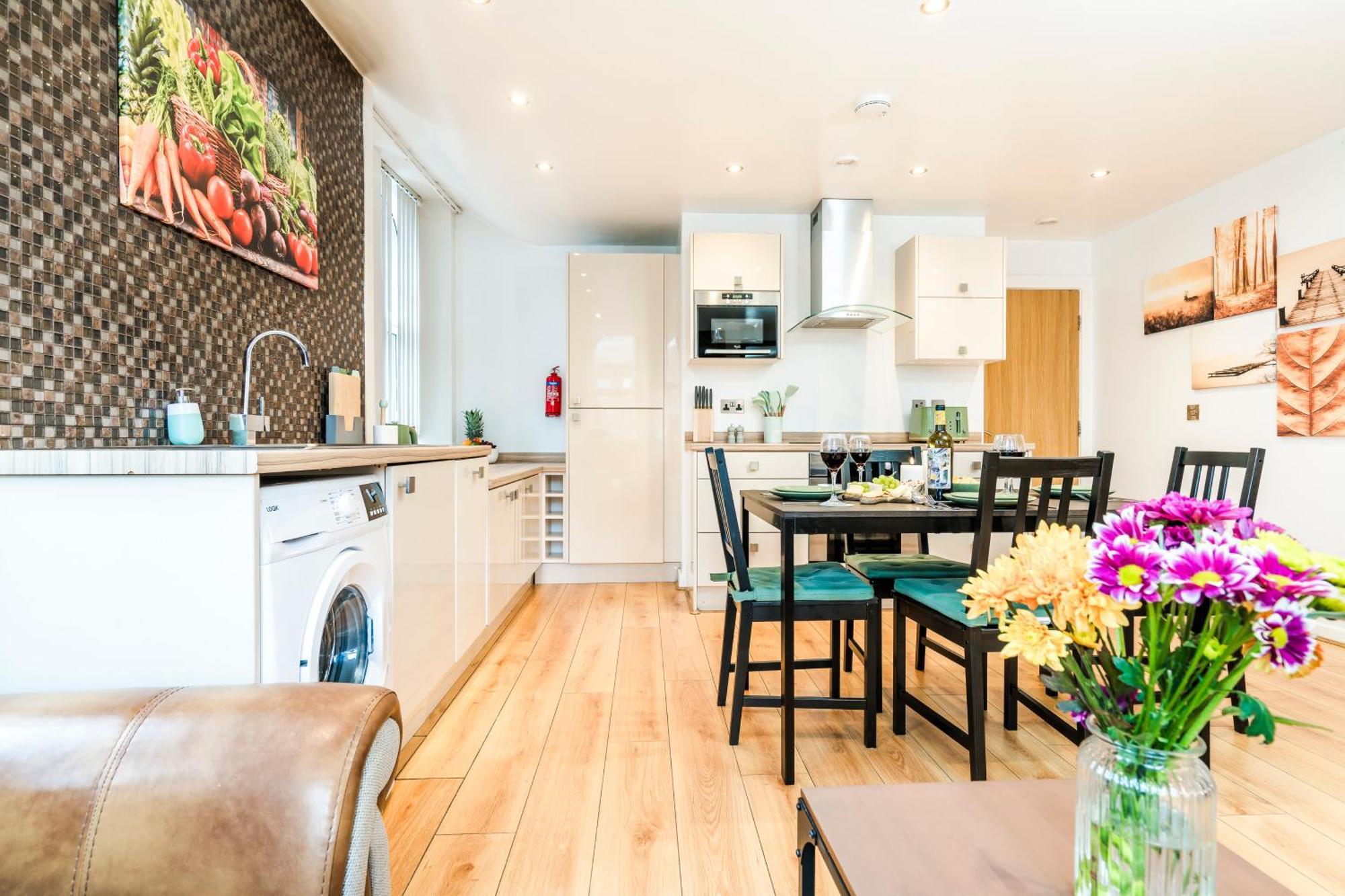 ליברפול Cavern Quarters, Beautiful Two Bedroom City Centre Apartment By Garudy Serviced Apartments And Short Lets - Perfect For Longer Stays מראה חיצוני תמונה