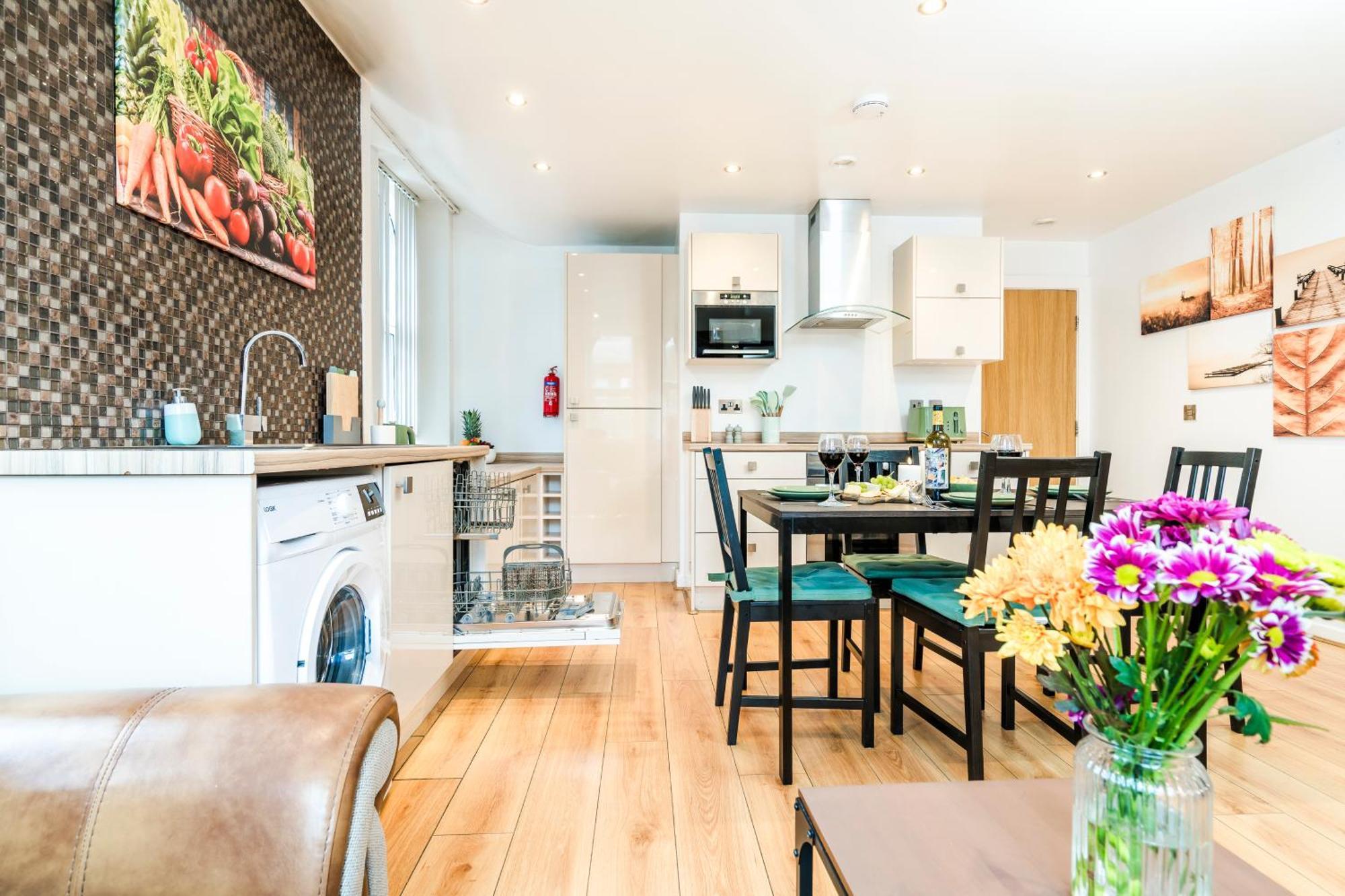 ליברפול Cavern Quarters, Beautiful Two Bedroom City Centre Apartment By Garudy Serviced Apartments And Short Lets - Perfect For Longer Stays מראה חיצוני תמונה