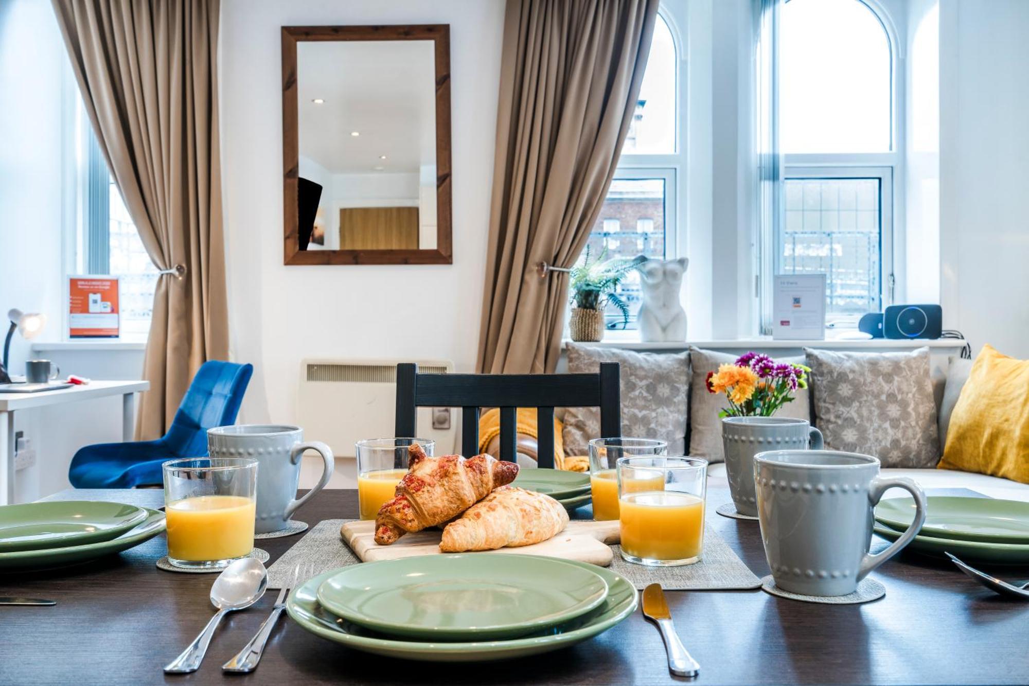 ליברפול Cavern Quarters, Beautiful Two Bedroom City Centre Apartment By Garudy Serviced Apartments And Short Lets - Perfect For Longer Stays מראה חיצוני תמונה