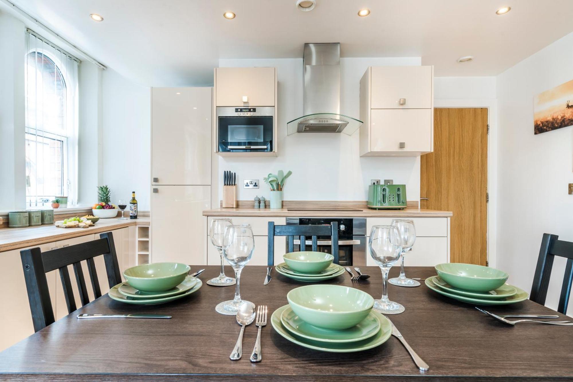 ליברפול Cavern Quarters, Beautiful Two Bedroom City Centre Apartment By Garudy Serviced Apartments And Short Lets - Perfect For Longer Stays מראה חיצוני תמונה