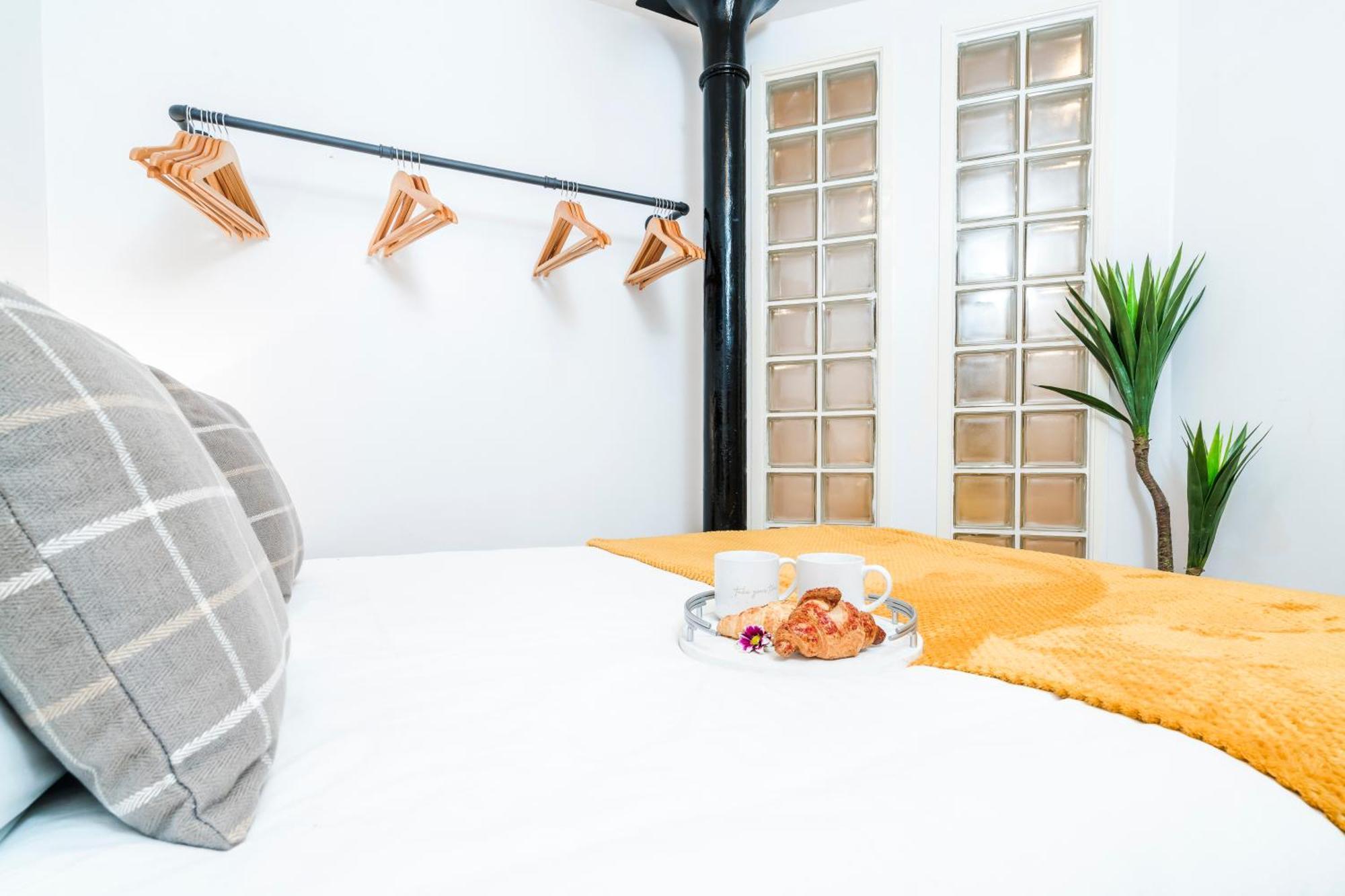 ליברפול Cavern Quarters, Beautiful Two Bedroom City Centre Apartment By Garudy Serviced Apartments And Short Lets - Perfect For Longer Stays מראה חיצוני תמונה